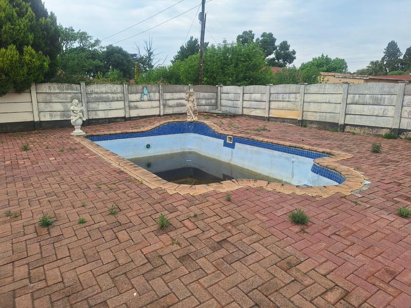 5 Bedroom Property for Sale in Meiringspark North West